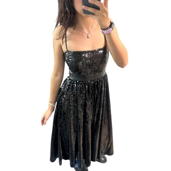 WEWOREWHAT Black Sequin Midi Dress - Picture 2 of 3